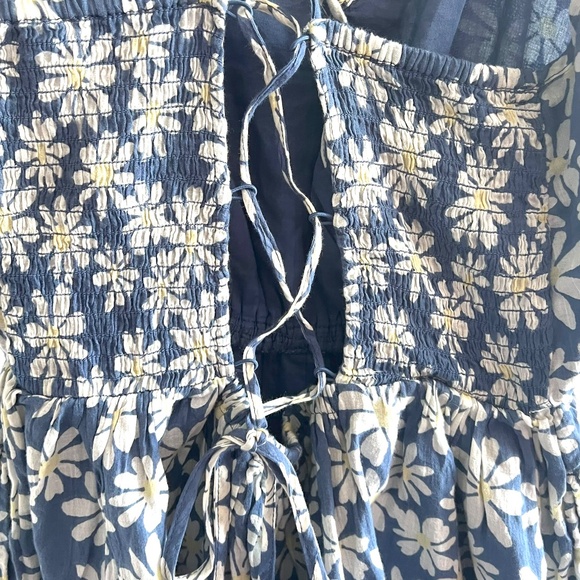 American Eagle Daisy Romper XS - Picture 3 of 8